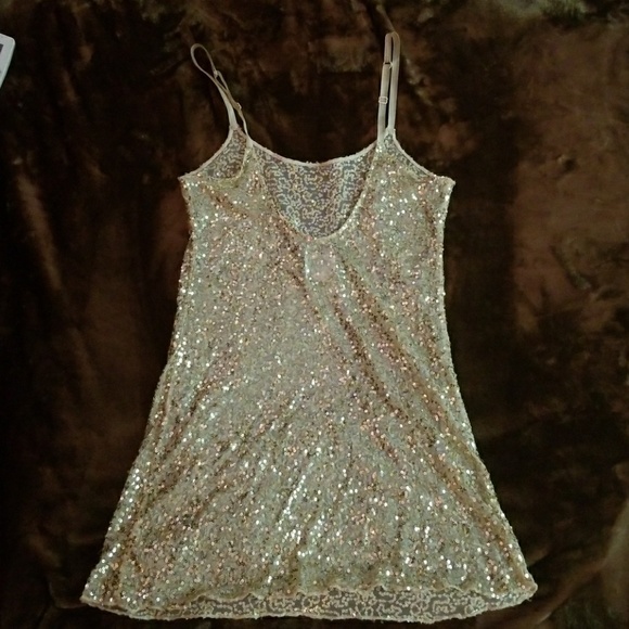Gold Sequined top - Picture 2 of 4